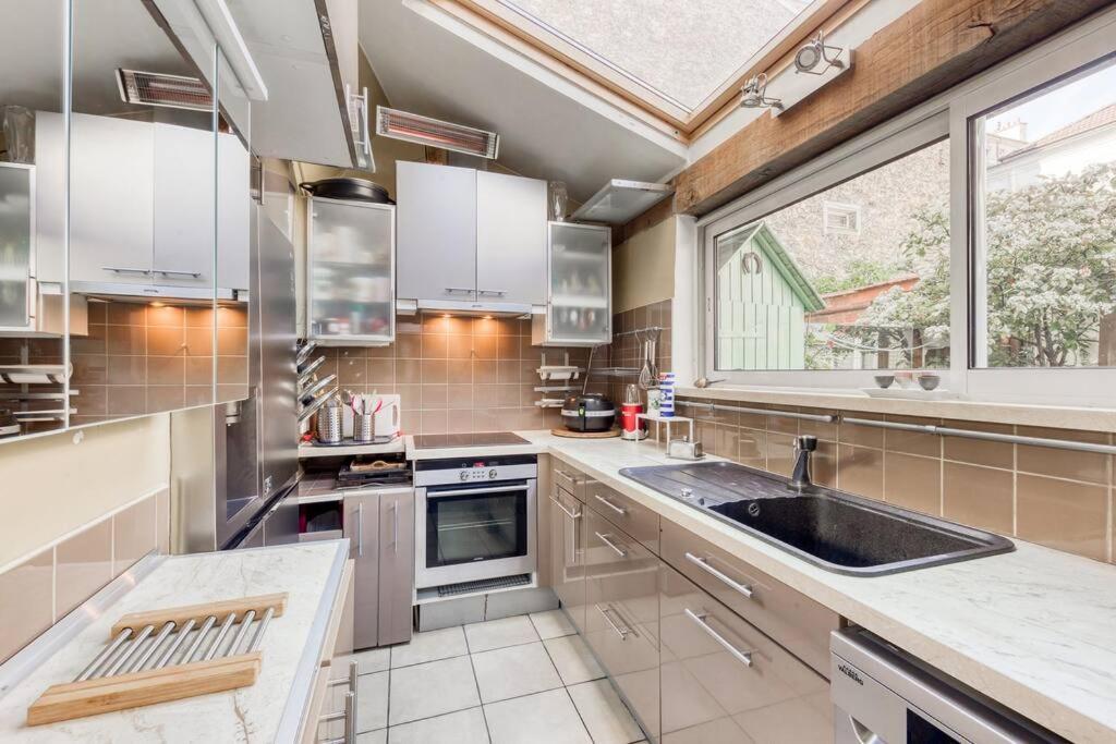 Appartement De Caractere Avec Jardinet Privatif A 1 Min Metro 1, Paris, Disneyland แว็งแซ็นน์ ภายนอก รูปภาพ
